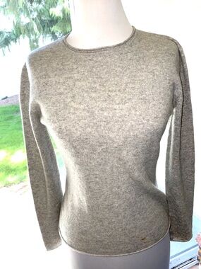 Women’s VINTAGE PRIVE 100% Cashmere Simple Crew Neck Light Gray Sweater Sz M
